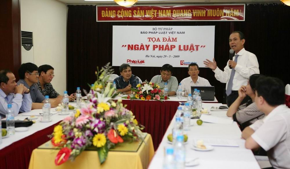 Tọa đàm " Ngày Pháp Luật" năm 2013 .Ảnh( nguồn :Internet)