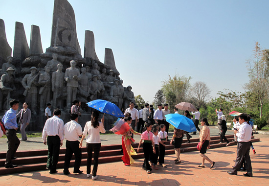 Công viên chiến thắng Mường Phăng (xã Mường Phăng, huyện Điện Biên), trở thành điểm dừng chân hấp dẫn trong hành trình du lịch TP. Điện Biên Phủ - Pa Khoang - Mường Phăng. Ảnh: Thu Thủy