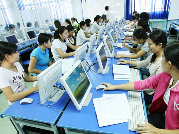 Truy cập mạng Internet công cộng (ảnh: Nguồn Internet).