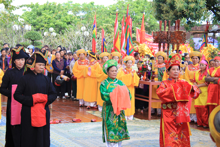 Lễ hội thành Bản phủ năm 2016