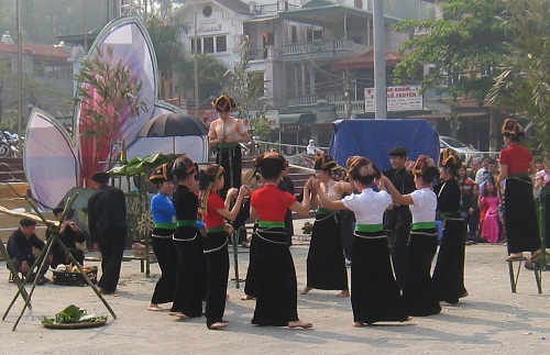 Tăng cường tuyên truyền nét đẹp văn hóa các dân tộc  đến với bạn bè trong nước và quốc tế.