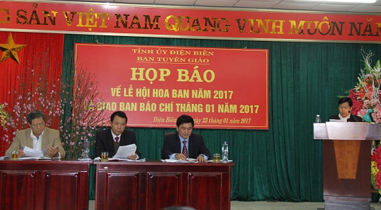 Các đồng chí chủ trì buổi Họp báo (ảnh: Thu Thuỷ).